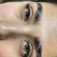 کاشت تخصصی هیدن لیفت ابرو و مژه