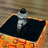 تعدای انگشتر