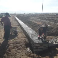 دیوار کشی فنس کشی باغبانی چاله کندن سنگ چینی|خدمات باغبانی و درختکاری|همدان, |دیوار
