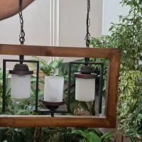 لوستر سه شاخه چوبی و کتابخانه چهار طبقه دردار|لوستر و چراغ آویز|تهران, تهرانپارس شرقی|دیوار