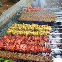 به یک خانم یا اقای سالن کار و گارسون نیازمندیم