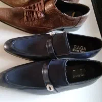 کفش|کیف، کفش، کمربند|شیراز, کوشک بیدک|دیوار