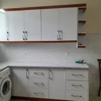 فوزی-کابینت هایگلاس سفید در حد نو.نصب زیر یکسال