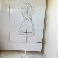 چوب لباسی فلزی و قاب آینه چوبی