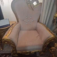 مبل ومیز ویترین وآینه وکنسول