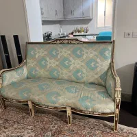 فروش مبل سلطنتی بعلت کمبودجا