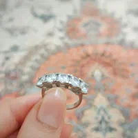 انگشتر پنج نگین