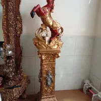 دکوری اسب و پایه سلطنتی شیک
