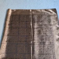 روسری|لباس|پرند, فاز ۳|دیوار