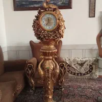 ساعت دو تیکه ایستاده