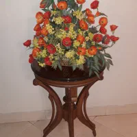 گل مصنوعی  و تابلو ویتره