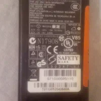 آداپتور لپتاپ. شارژر