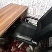 میز. و صندلی