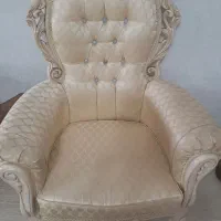 فروش مبل سلطنتی به همراه میز ناهار خوری ۶نفره|مبلمان خانگی و میز عسلی|الیگودرز, |دیوار