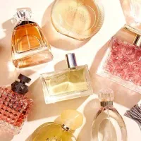 فروشنده عطر فروشی