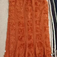 چند عدد شال زمستانی