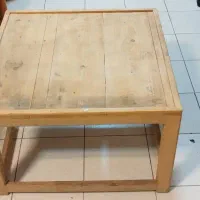 صندلی چرخدار و میز اداری