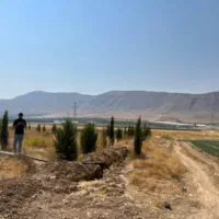 زمین ۲۰۰۰ متر اول جاده وکیل اباد بر اصلی