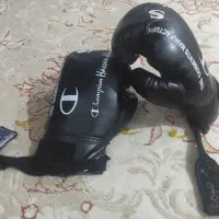 یک عدد دستکش بوکس