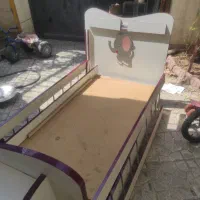 تخت قشنگ و جذاب تا ۷سال کاملا سالم