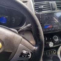 راننده خانم کار با ماشین سواری