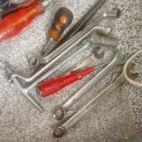 یک عدد فرانسه انبردس وانبر قفلی وچند چیز دیگه چن