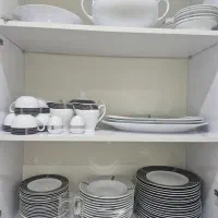 سرویس چینی ۱۸ نفره در حد نو چینی زرین ایران