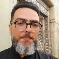 کیف پول زرشکی رنگ داخلش پاسپورتمه