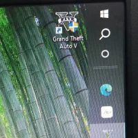لپ تاپ همراه با بازی جی تی ای وی
