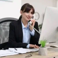 همکار خانم، کارمند فروش