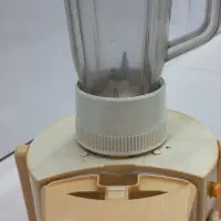 یک عدد اب میوه گیر ناسیونال تمیز