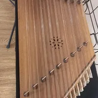 ساز سنتور و میز سنتور