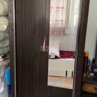 کمد دو درب اینه دار ومیز ارایشی با اینه بزرگ