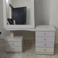 می آرایش آیینه و دراور
