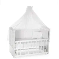 گهواره و تخت کنار مادر