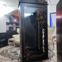 بوفه و زیر تلویزیون