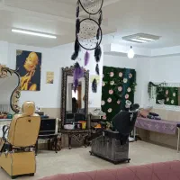 استخدام ناخنکار حرفه ای درسالن زیبایی