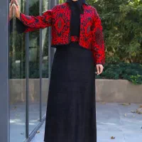 تعدادی لباس یلدایی|لباس|شیراز, بعثت|دیوار