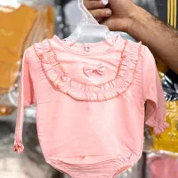 زیر دکمه ی مجلسی دختر