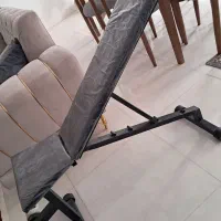 میز بدنسازی و دمبل