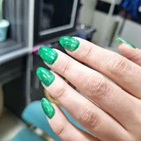 آموزش کاشت ناخن و پدیکوردر میدون سرگل