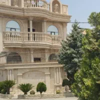 ویلایی-سه-طبقه-400متری-زمین-220متری-استخردار