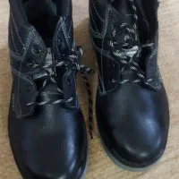 کتونی جلو اهنی