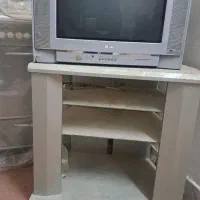 تلویزون با میز