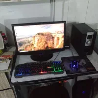 سیستم  کامپیوتر با لوازم کامل