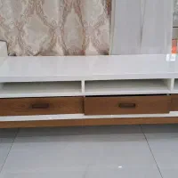 میز زیر تلویزیون