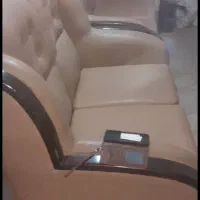 مبل چرم وچوب تمیز