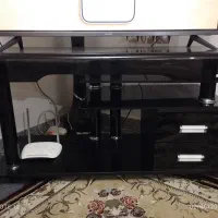 میز تلویزیون و تلویزیون