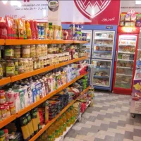 کارگر اتباع جهت کار در سوپر مارکت