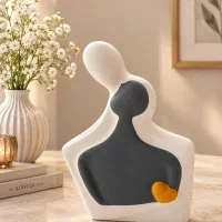 مجسمه عشق و محبت
